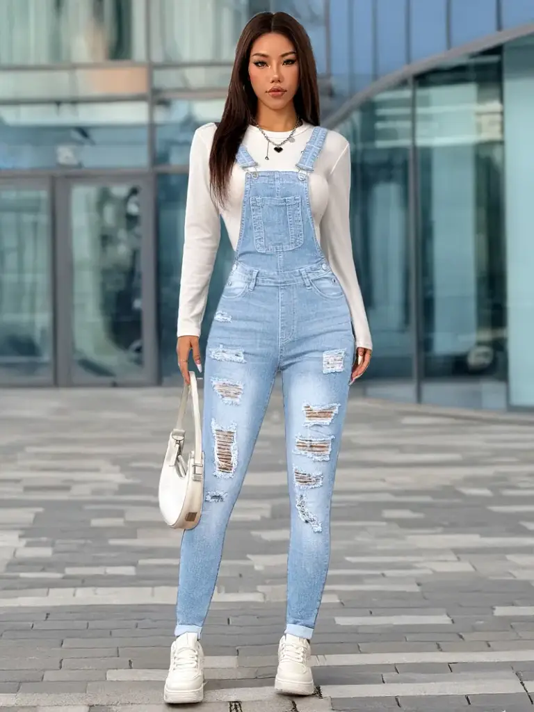  nuestro peto mejor calificado peto vaquero azul claro desgatado y con corte especial para destacar  en caderas con estilo casual y slims