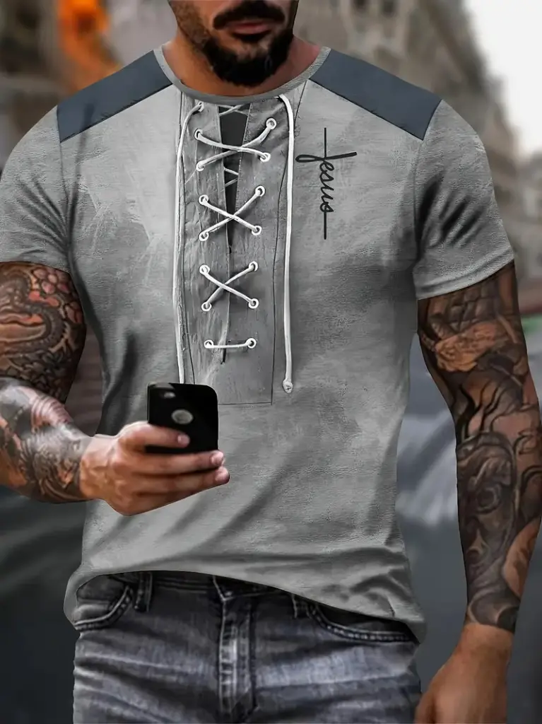 playera informal premium con cordones en V y diseño de estilizado de pectoral y hombros ideal para caballeros  