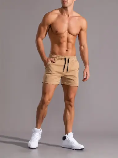 bermudas color caqui ideal para gym con bolsillos y cordón también como prenda confort para andar por casa por su suave tejido y su apariencia informal y sport 