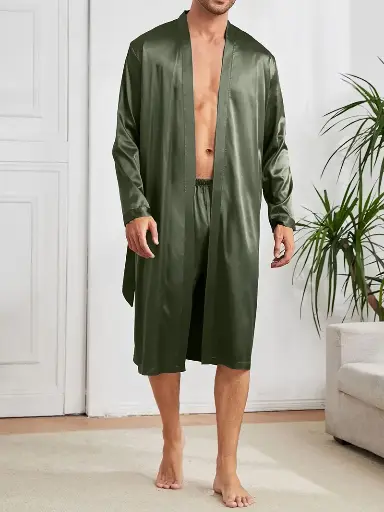 conjunto para estar en casa sexy para hombres con bermudas suaves y cortas y bata lisa color verde moda confort and intimi 